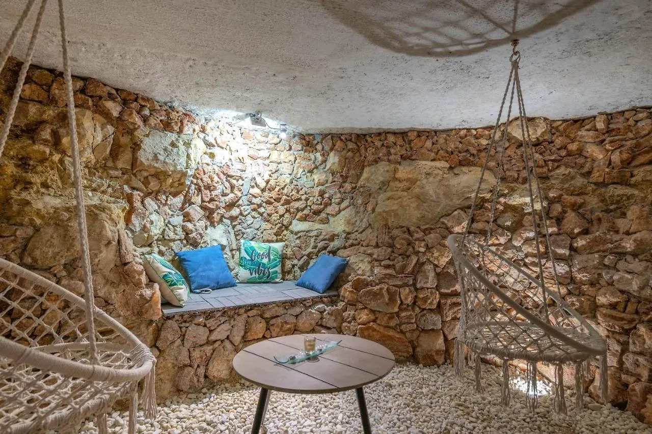 Villa La Mer With Stalactite Cave And Pool Bar Pola