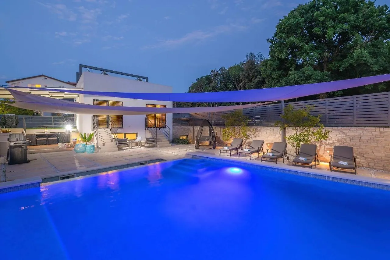 Contatti di Villa La Mer With Stalactite Cave And Pool Bar