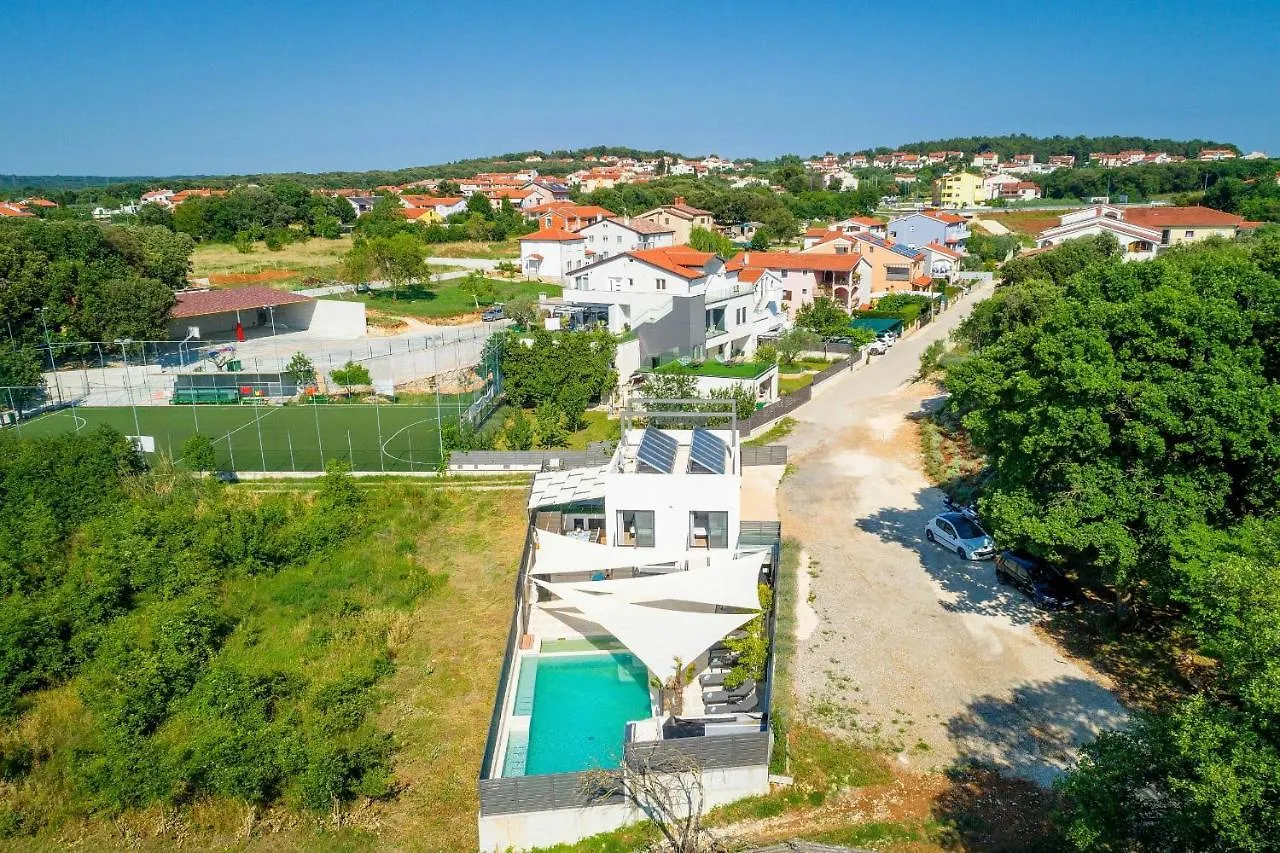 Villa La Mer With Stalactite Cave And Pool Bar Pola