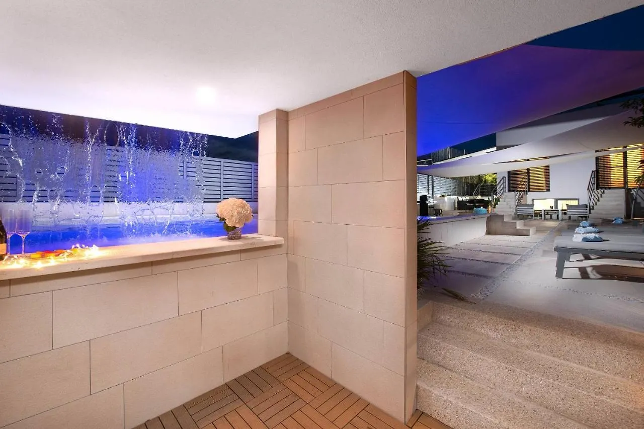 Villa La Mer With Stalactite Cave And Pool Bar Pula